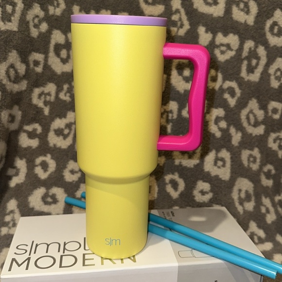 Simple Modern Trek 40oz Tumbler in 🍋 Lemon 🍋 Drop 🍋New 🆕 & Never Used😍 - Picture 16 of 17